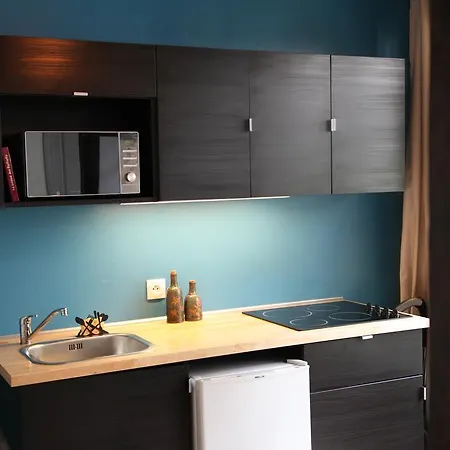 L'atelier アパート